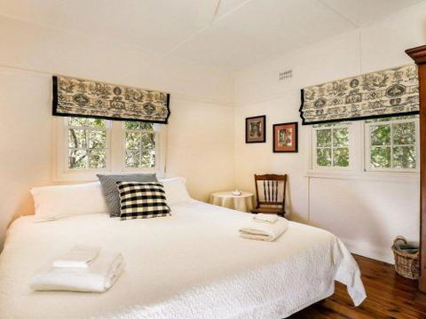 LAVENDER COTTAGE Alpine Southern Highlands 4pm Check Out Sundays - Accommodation Brisbane 6