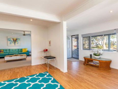 Dog Lovers Retreat Beachmere - Accommodation Brisbane 4