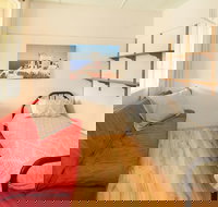 Jetty Jaunt - Accommodation Brisbane