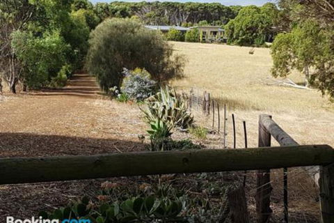 The Old Picnic Ground At Ironstone B & B - Accommodation Brisbane 5