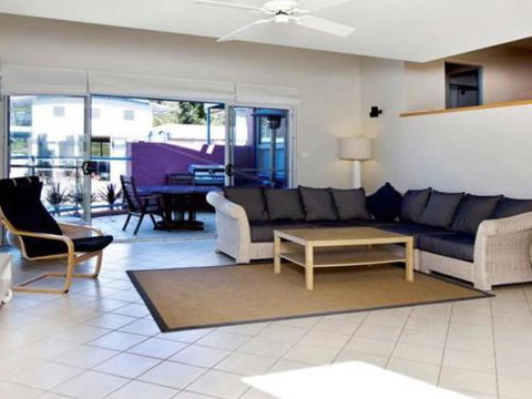 Beachdaze At Hyams 4pm Check Out Sundays - Accommodation Brisbane 6