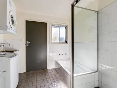 Boathouse 2 4pm Check Out Sundays - Accommodation Brisbane 2