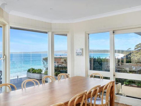 Elandra Absolute Beach Front Luxury - Accommodation Brisbane 4