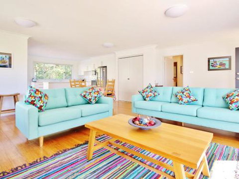 Elaine At Hyams 4pm Check Out Sundays - Accommodation Brisbane 6