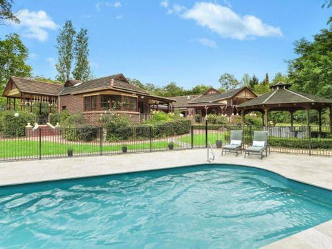 THE ELMS Berry Berry & Surrounds 4pm Check Out Sundays - Accommodation Brisbane 0