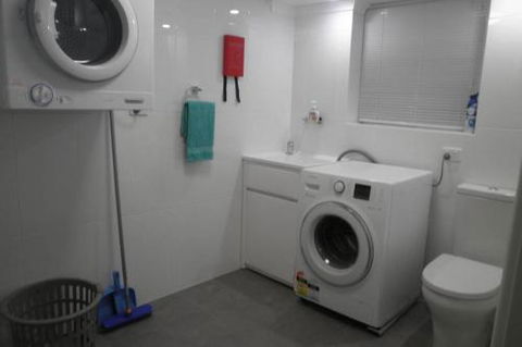 Almonta Apartments On The Water Front - Accommodation Brisbane 4