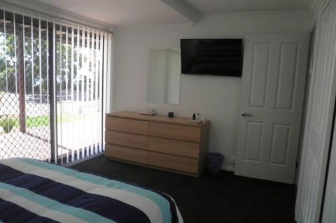 Almonta Apartments On The Water Front - Accommodation Brisbane 5