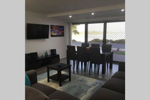 Almonta Apartments On The Water Front - Accommodation Brisbane 2
