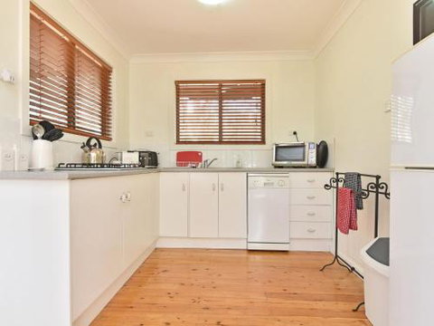 Olive Grove Villa 3 Suite With Large Bath - Accommodation Brisbane 5