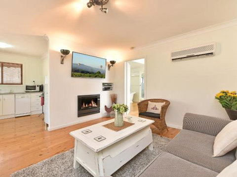 Olive Grove Villa 3 Suite With Large Bath - Accommodation Brisbane 1
