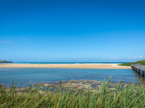 BOMBORA Gerroa 4pm Check Out Sundays - Accommodation Brisbane 2