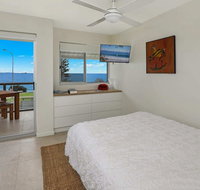 SPECTACULAR OCEAN FRONT Sounion6 - Accommodation Brisbane