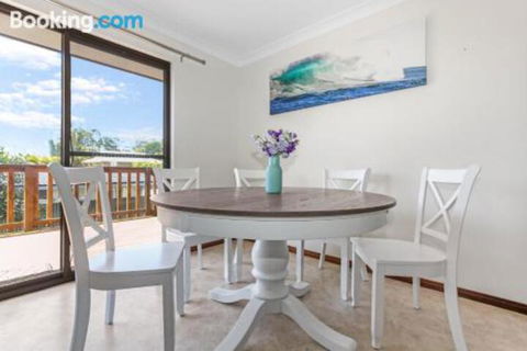 Stingray Shores Your Riverside Escape - Accommodation Brisbane 3