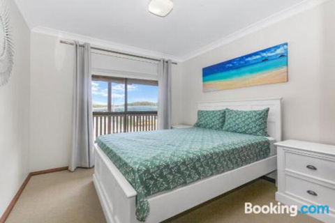 Stingray Shores Your Riverside Escape - Accommodation Brisbane 1