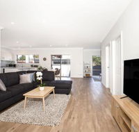 Callies Retreat I Pet Friendly I 3 Min Walk to Beach - Accommodation Brisbane
