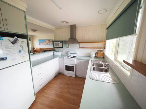 27 Beach Parade Sandy Point - Accommodation Brisbane 6