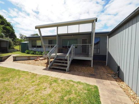 27 Beach Parade Sandy Point - Accommodation Brisbane 0