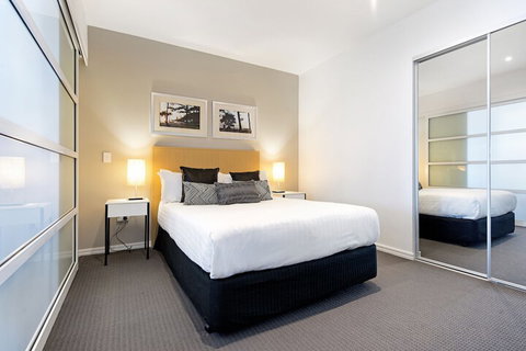 H Residences 2 Bedroom Ocean View In Surfers Paradise - Accommodation Brisbane 2