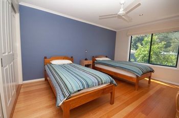 Holiday Makers - Accommodation Brisbane 0