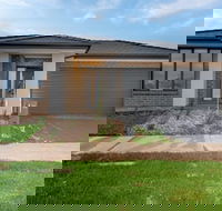 Resortstyle 4BR House With Parkingwerribee - Accommodation Brisbane
