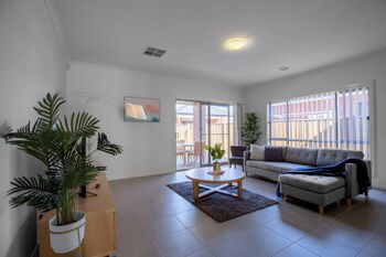 Derrimut VIC Accommodation Brisbane
