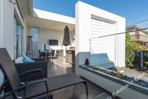 The Accommodation Group â€“ Glasshouse On Bentley Bridport - Accommodation Brisbane 1