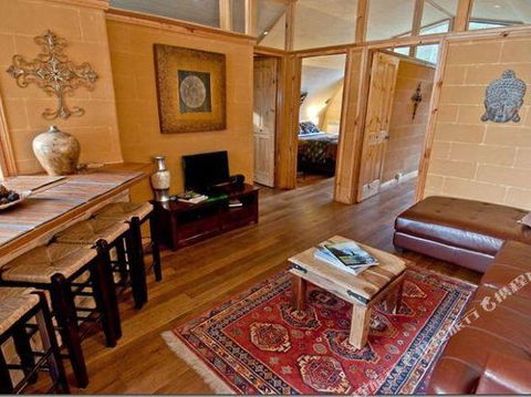 Bruny Island Accommodation 43 Degrees Beachside Studio Spa Apartments (1) - Accommodation Brisbane 2