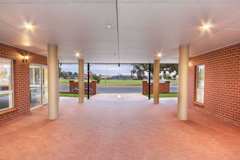 BEST WESTERN Plus Bolton On The Park - Accommodation Brisbane 0