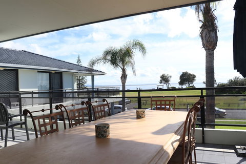 Hi Surf Unit 3 - Accommodation Brisbane 1