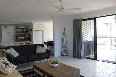 Hi Surf Unit 3 - Accommodation Brisbane 5