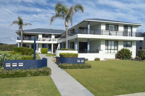 Hi Surf Unit 3 - Accommodation Brisbane 0