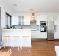 Beachside Apartment with Stunning Views  Parking - Accommodation Brisbane