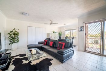 1 Bedroom Gold Coast Beachside Apt W AC + Parking - Accommodation Brisbane 3