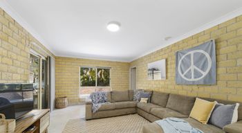 BEACHSIDE HIDEAWAY BONNY HILLS - Accommodation Brisbane 5