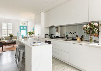 Stunning Executive Home In Glebe - Accommodation Brisbane 3