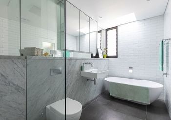 Stunning Executive Home In Glebe - Accommodation Brisbane 4