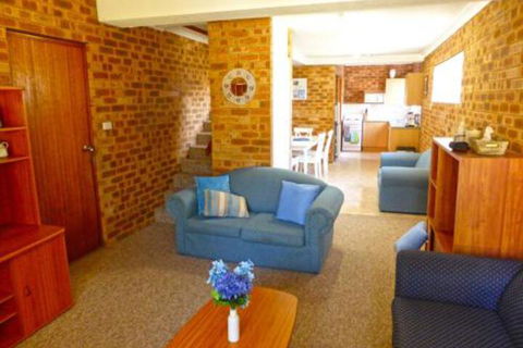 Dolphins Delight At Culburra Beach - Accommodation Brisbane 3