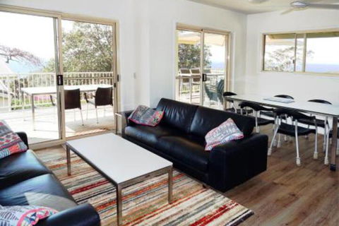At Cylinder Unit 3 - Accommodation Brisbane 7