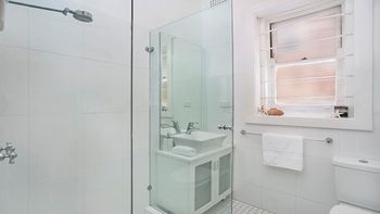 The Apartment Service LB002 - Accommodation Brisbane 3