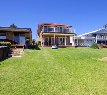 Luxury Waterfront House - Accommodation Brisbane 0