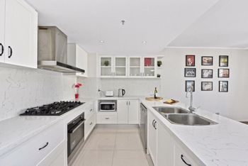 Deluxe Sydney Central Penthouse With Pool & Gym - Accommodation Brisbane 5