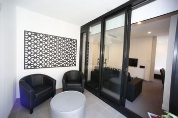Hotel 75 The Husdon - Accommodation Brisbane 0