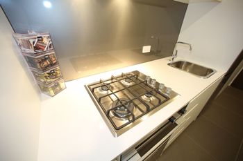 Hotel 75 The Husdon - Accommodation Brisbane 4