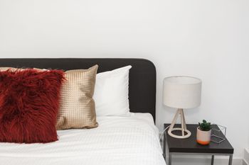 Iris Apartments By Ready Set Host - Accommodation Brisbane 3