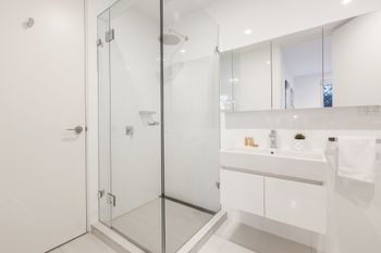 Iris Apartments By Ready Set Host - Accommodation Brisbane 6