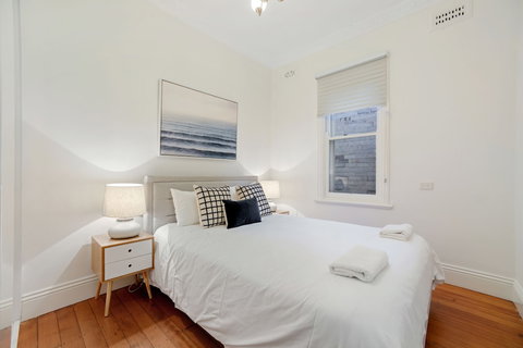 HomeHotel LuxuryHome 500m Crows Nest Shops - Accommodation Brisbane 5
