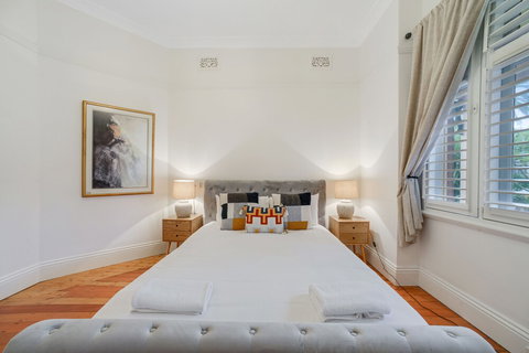 HomeHotel LuxuryHome 500m Crows Nest Shops - Accommodation Brisbane 6