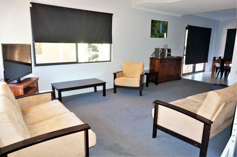 Ningaloo Breeze Villa 2 - Accommodation Brisbane 2
