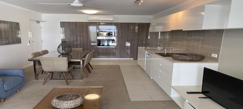 Airtrip Apartments On Carlyle St. Mackay - Accommodation Brisbane 3