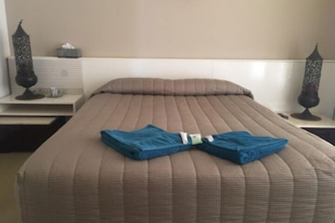 Lake Lefroy Motel & Bar - Accommodation Brisbane 0